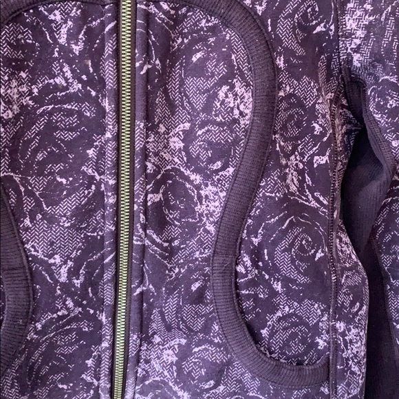 Lululemon Scuba Hoodie - Picture 2 of 5